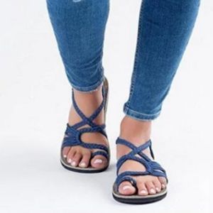 NWT Plaka sandles blue size 9